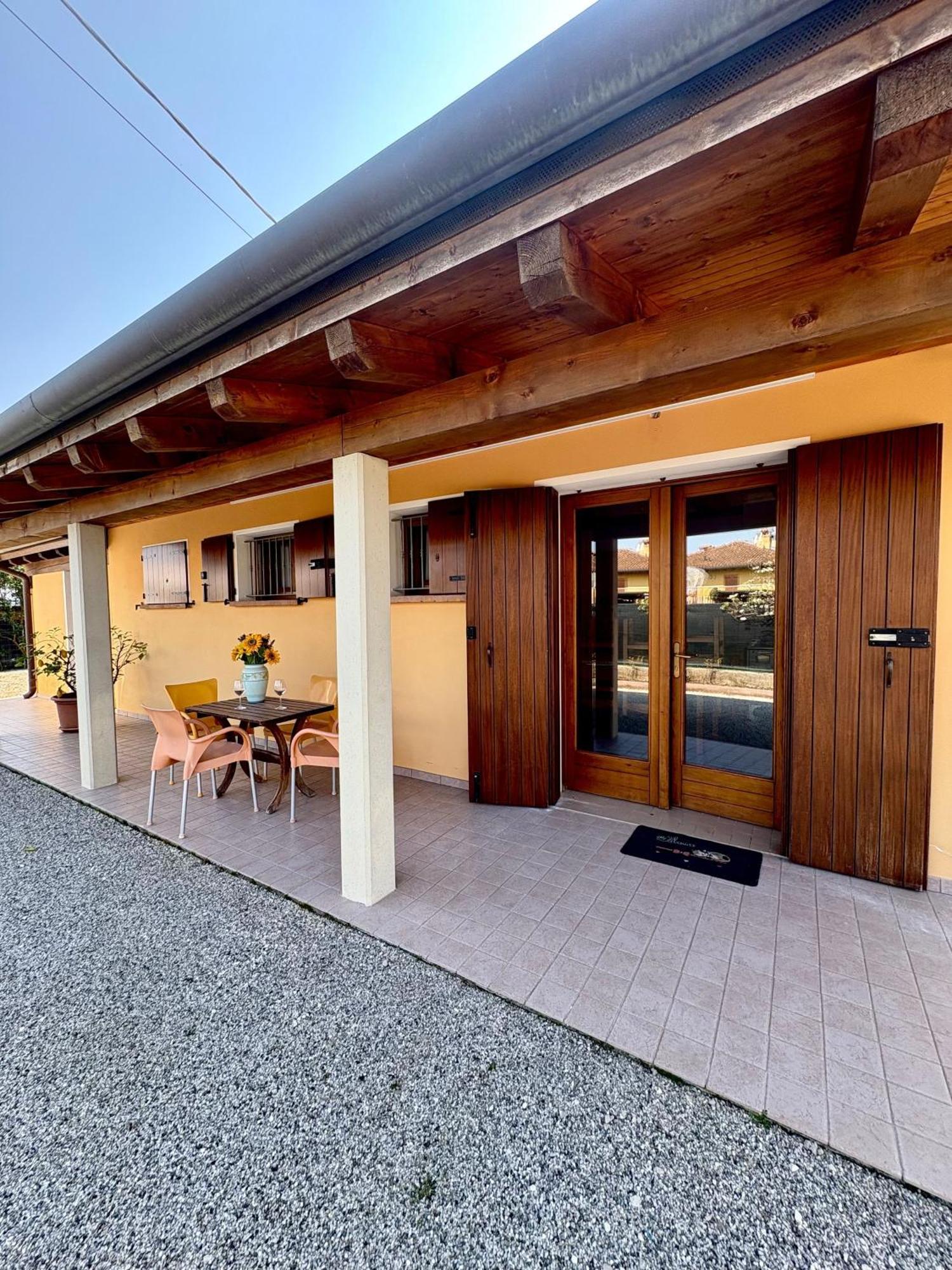 A Casa Di Amici Villa Vidor Buitenkant foto